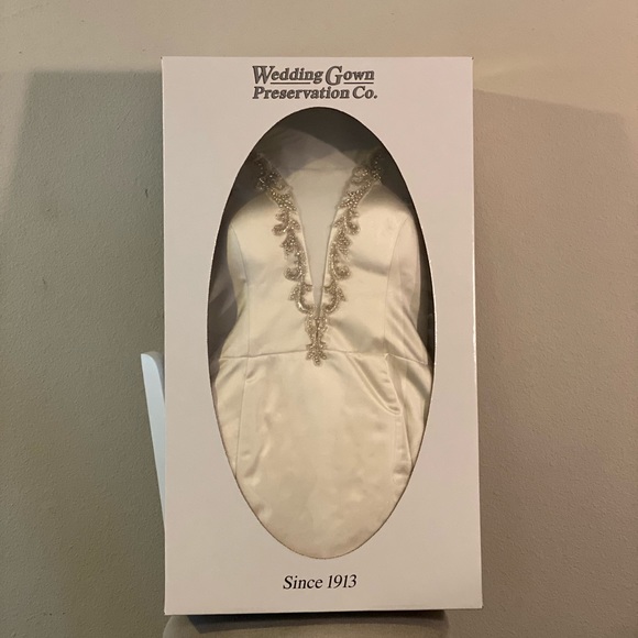 Ivory Wedding Gown with detachable half skirt - Picture 7 of 8